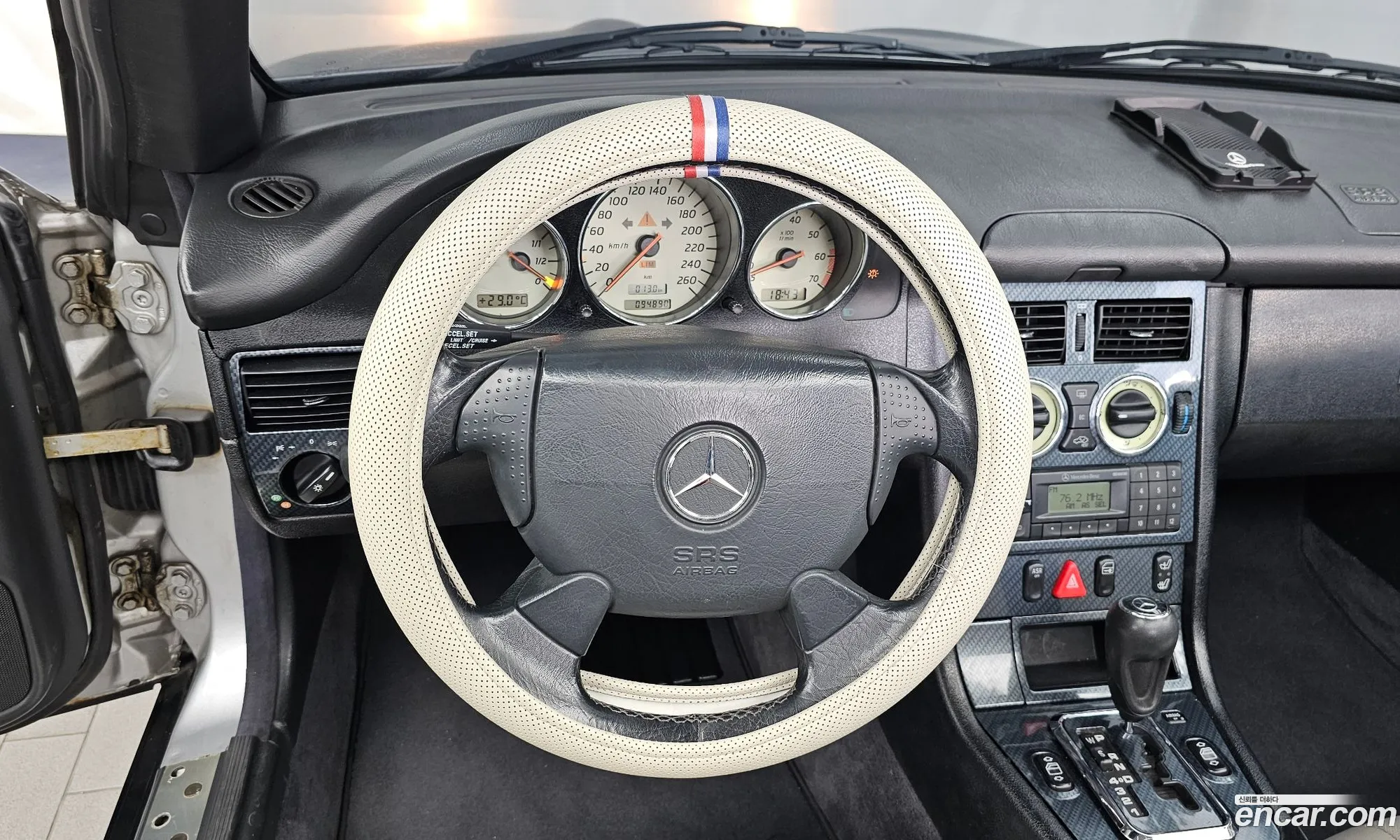 Mercedes-Benz SLK-Class 2001 WDB1704471F155607 — 28