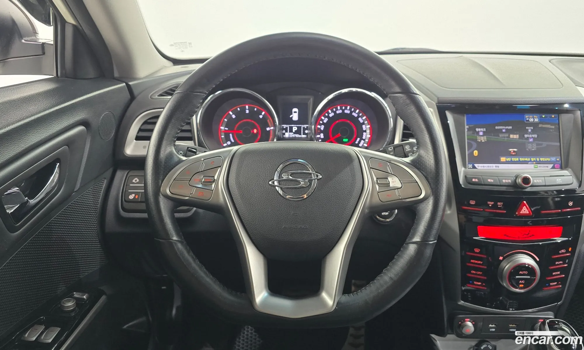 KG Mobility (SsangYong) Tivoli 2015 — 14