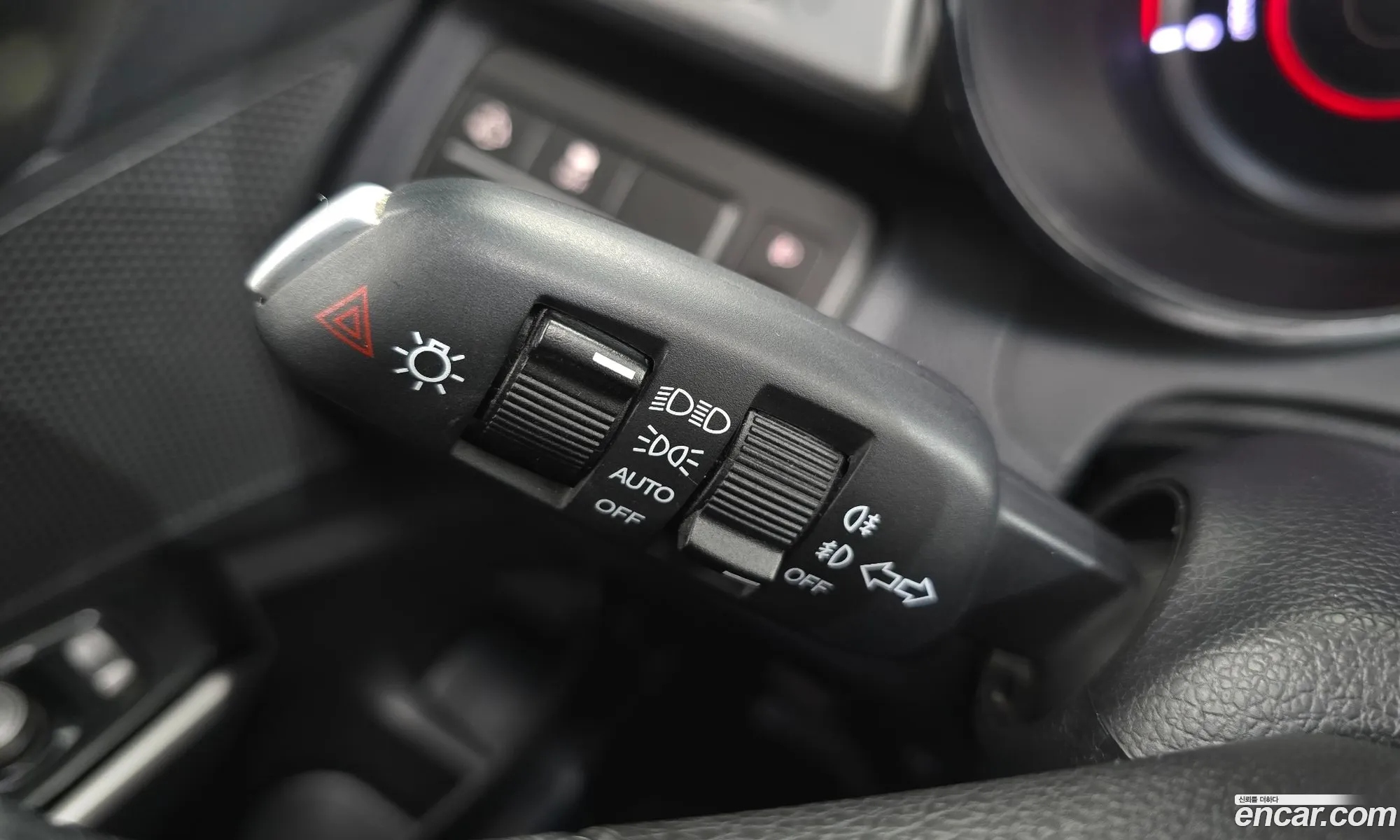 KG Mobility (SsangYong) Tivoli 2015 — 32