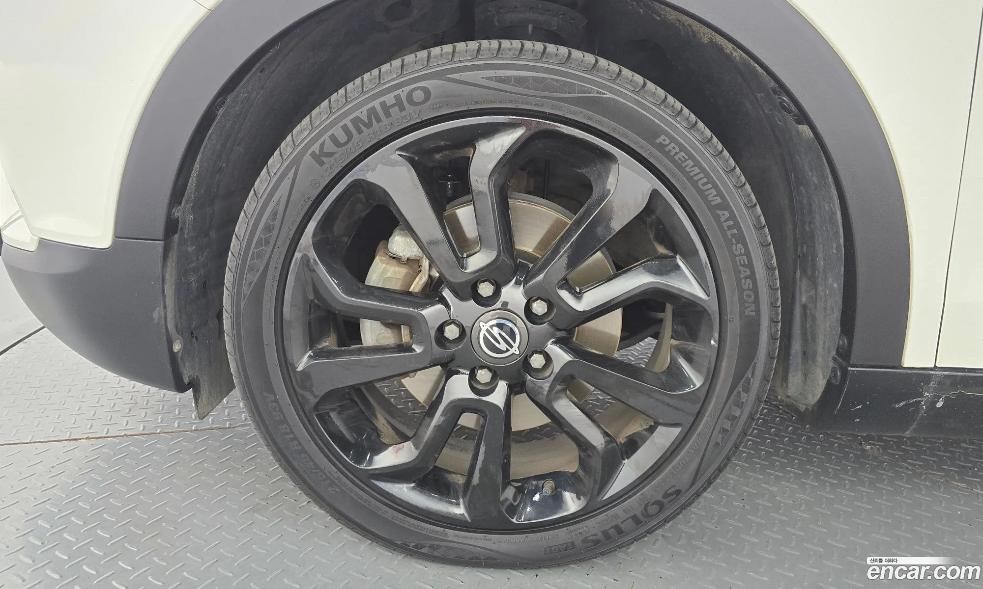 KG Mobility (SsangYong) Tivoli 2015 — 23
