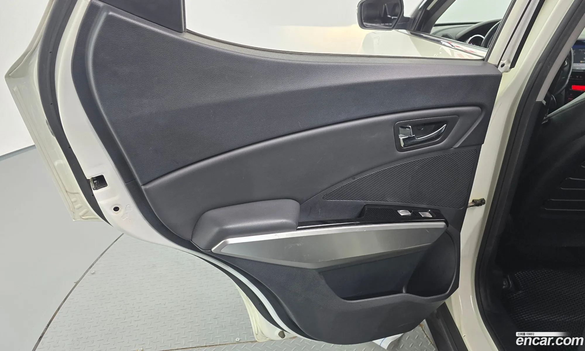 KG Mobility (SsangYong) Tivoli 2015 — 3