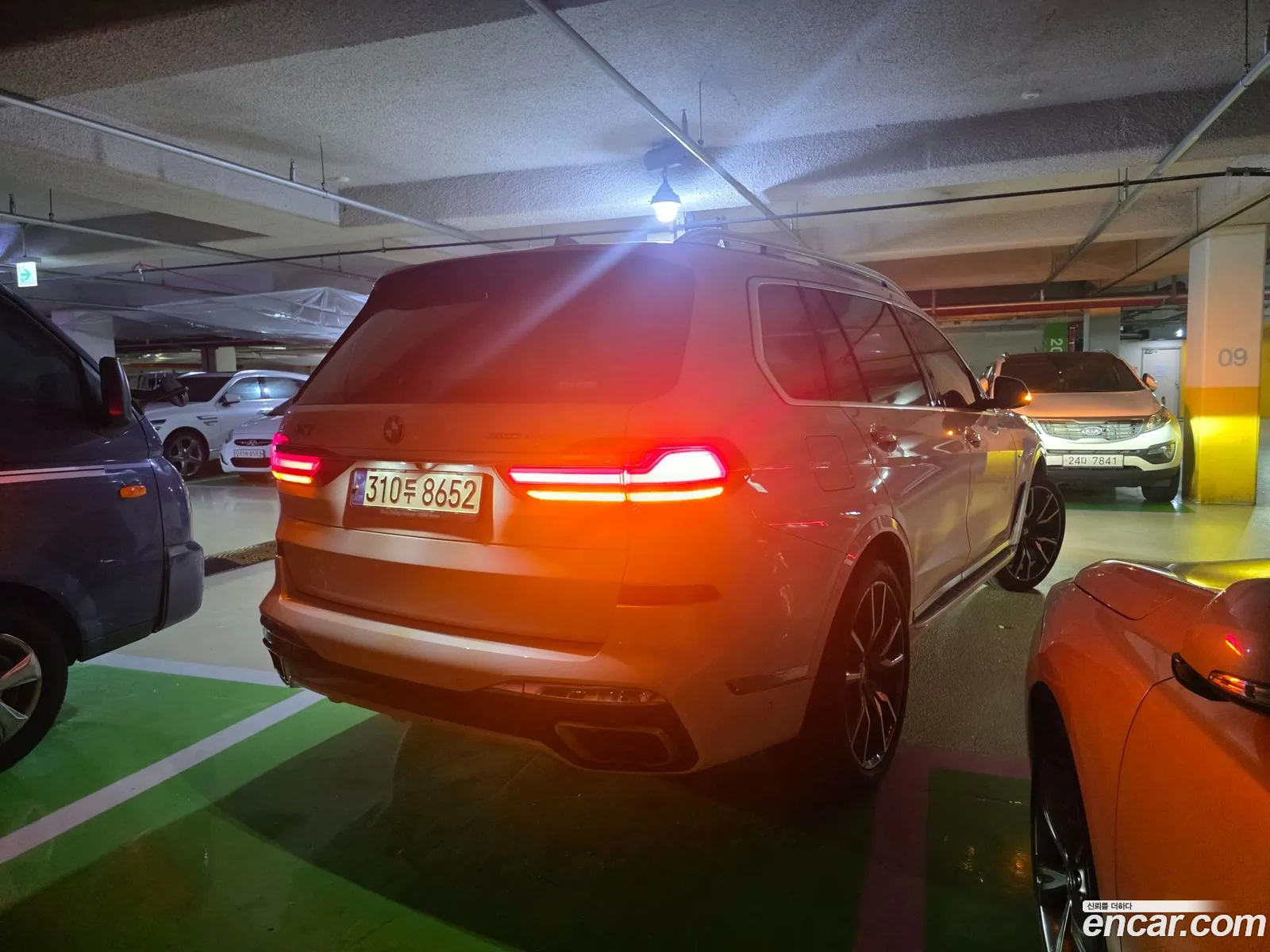 BMW X7 2021 — 16