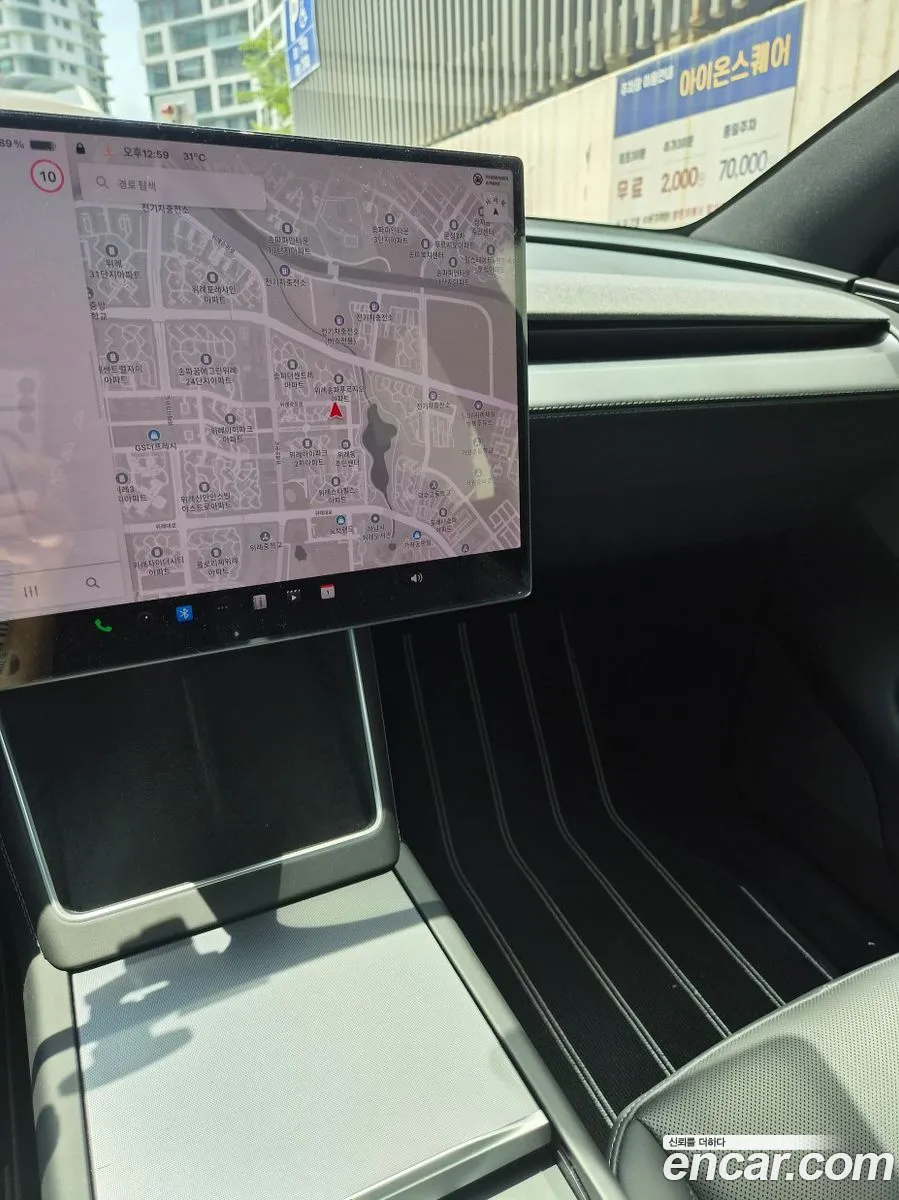 Tesla Model Y 2026 — 8