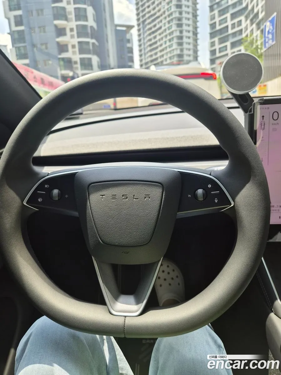 Tesla Model Y 2026 — 2