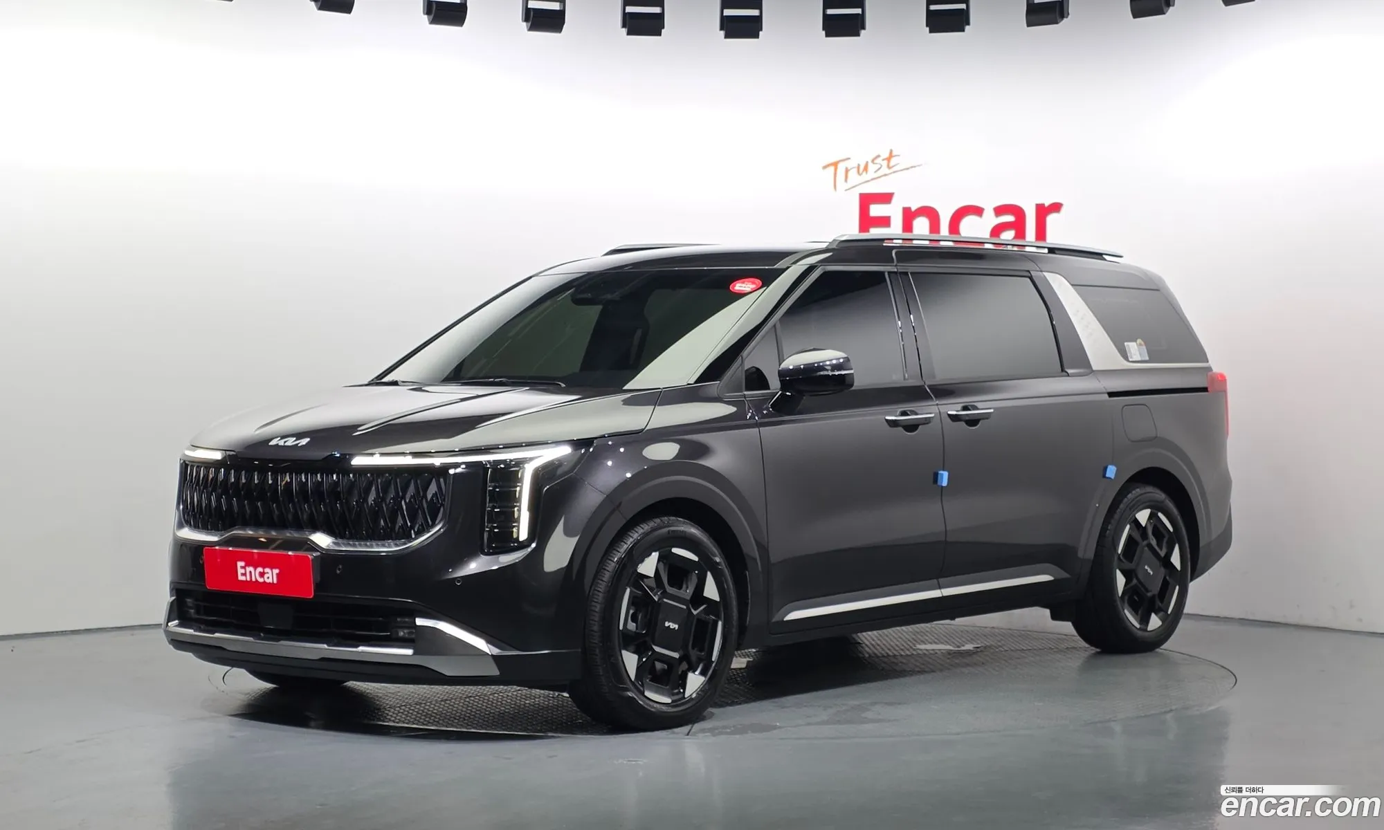 Kia Carnival 2025 — 8