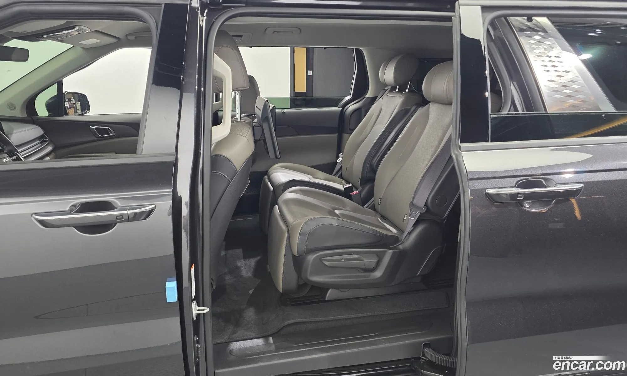 Kia Carnival 2025 — 25