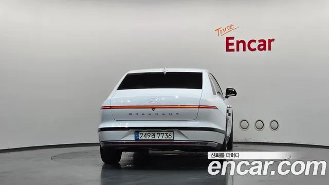 Hyundai Grandeur Hybrid 2025 — 3