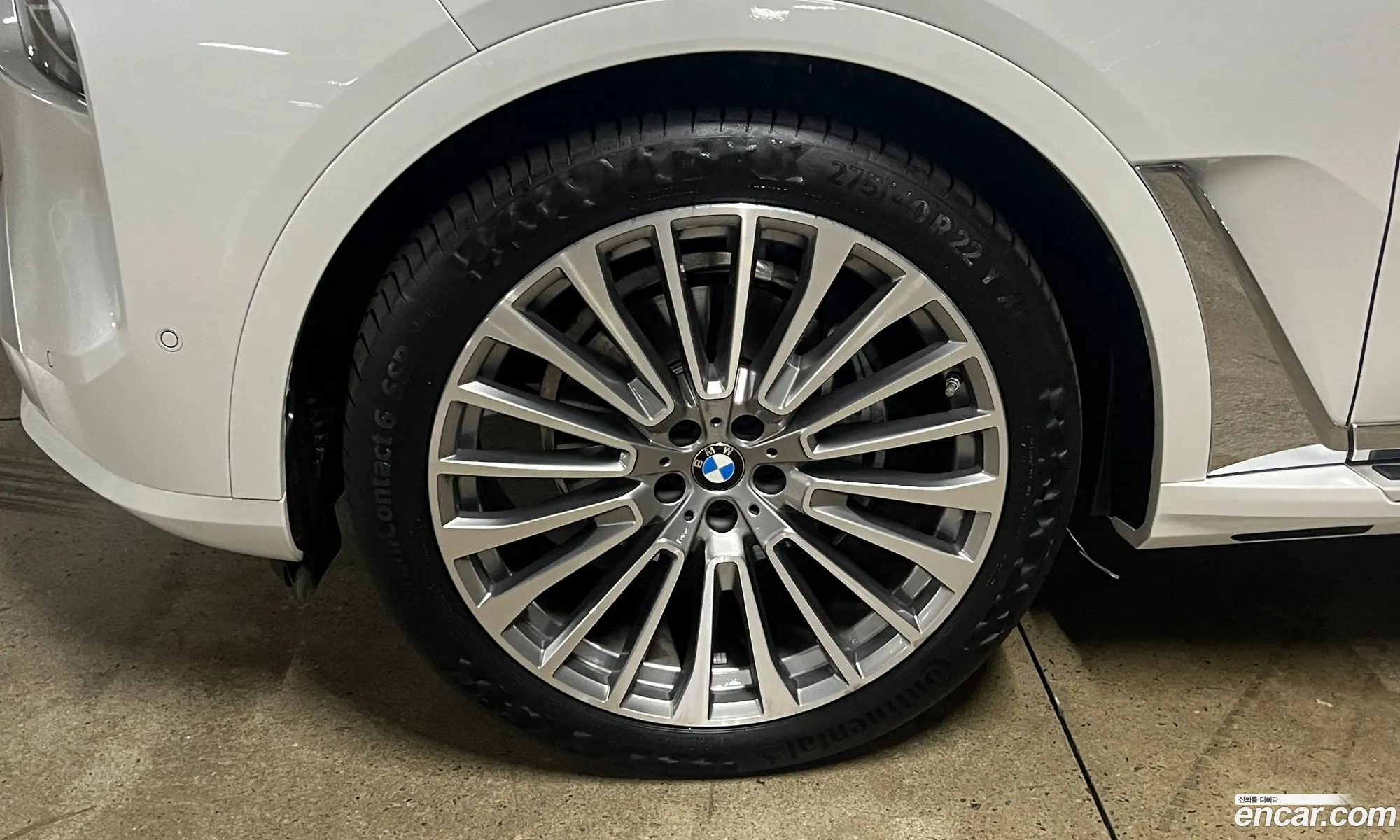 BMW X7 2023 — 10