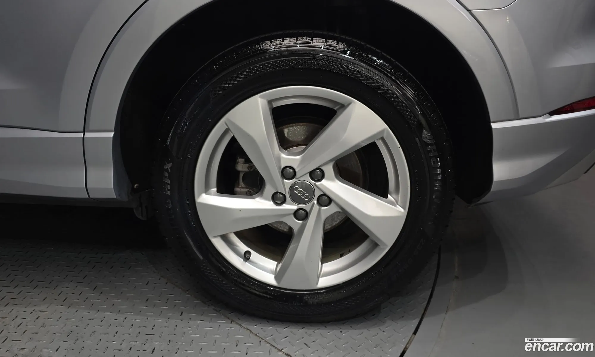 Audi Q3 2020 WAUZZZF35L1054540 — 10