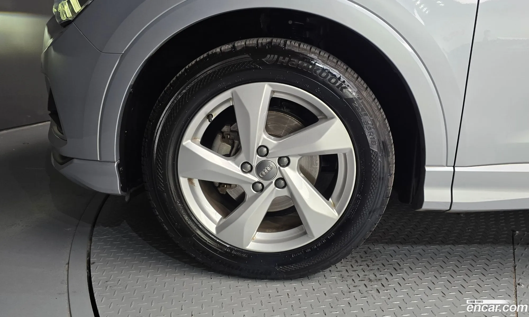 Audi Q3 2020 WAUZZZF35L1054540 — 28