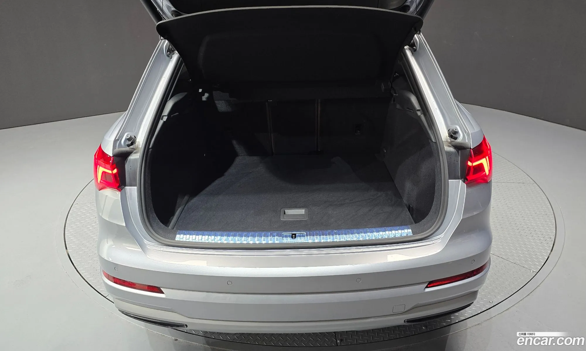 Audi Q3 2020 WAUZZZF35L1054540 — 25