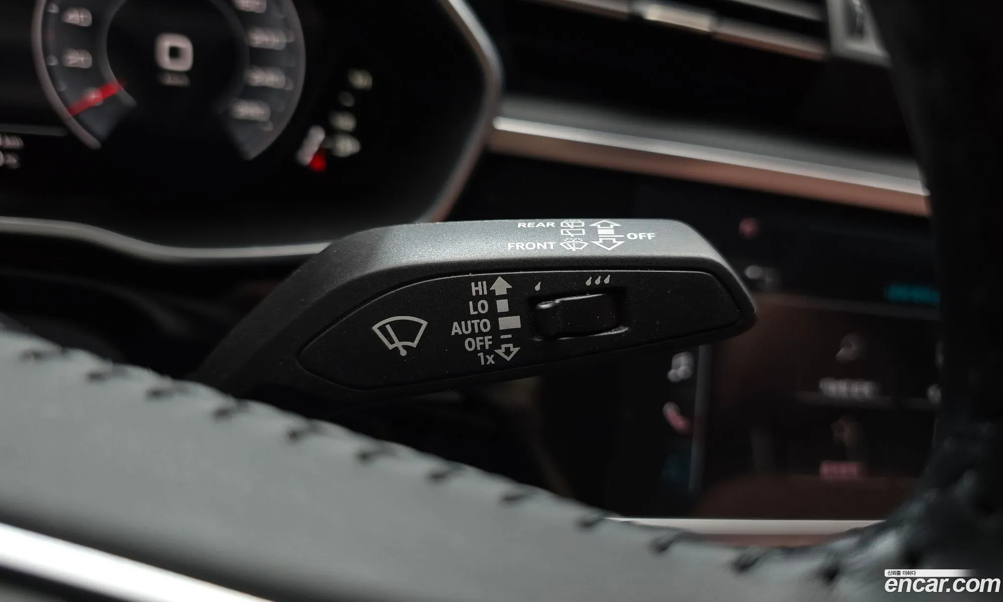 Audi Q3 2020 WAUZZZF35L1054540 — 30