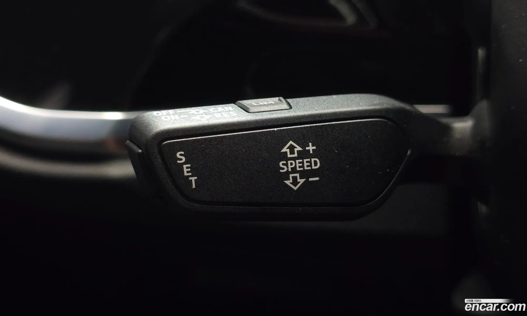 Audi Q3 2020 WAUZZZF35L1054540 — 33