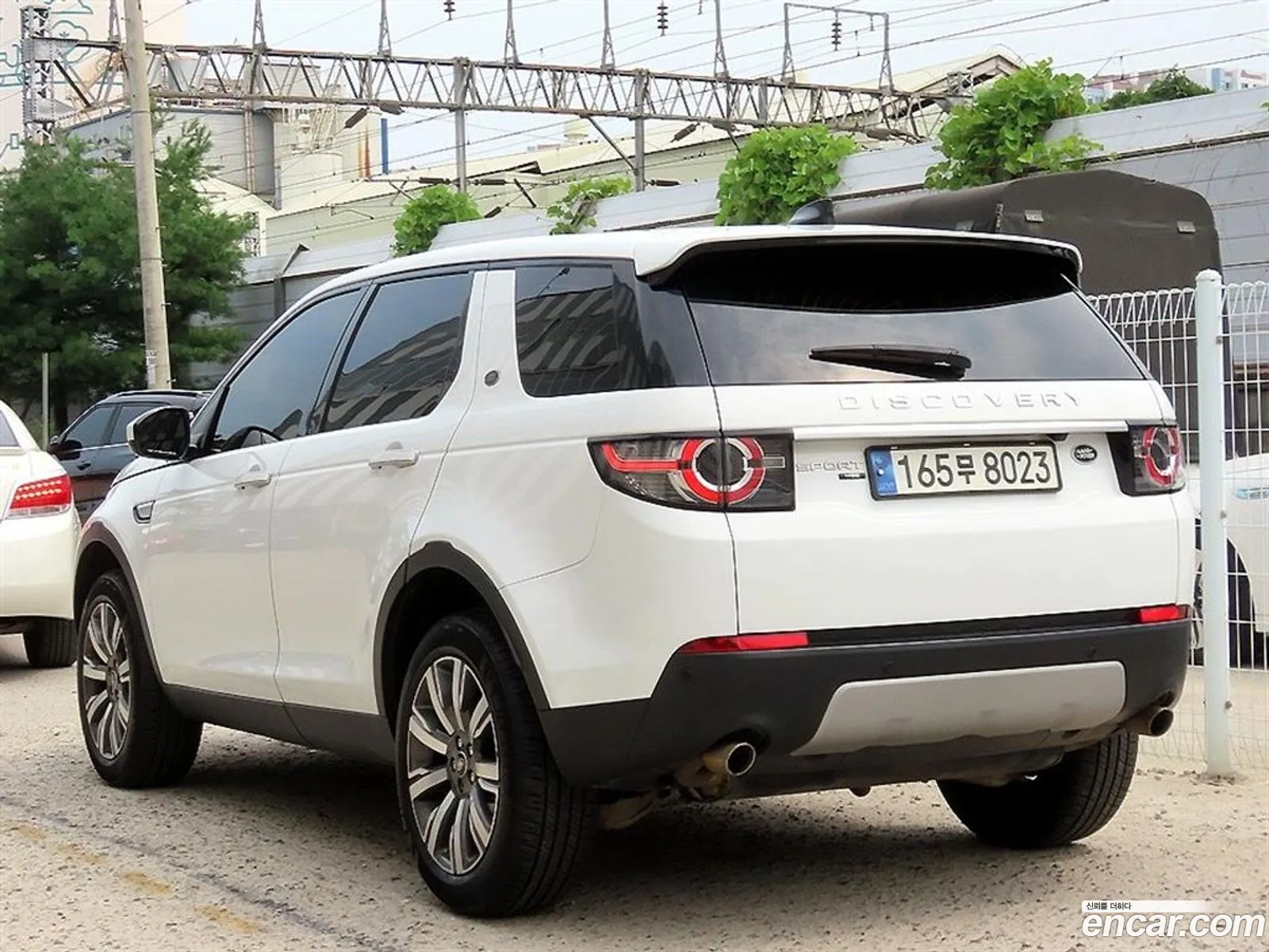 Land Rover Discovery Sport 2017 — 13