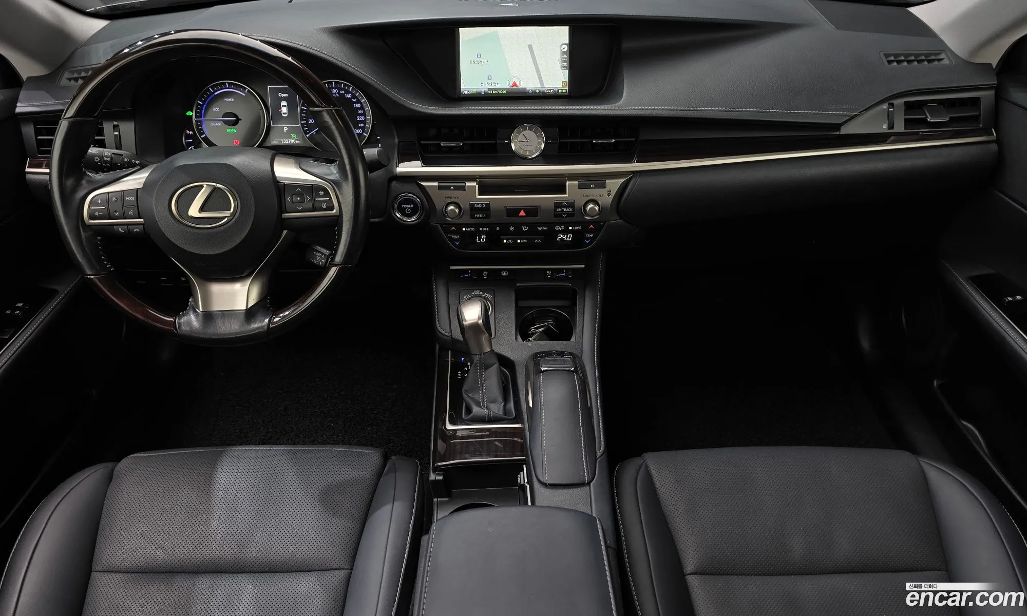 Lexus ES300h 2017 — 12