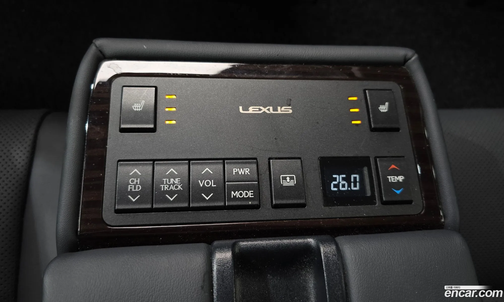 Lexus ES300h 2017 — 19