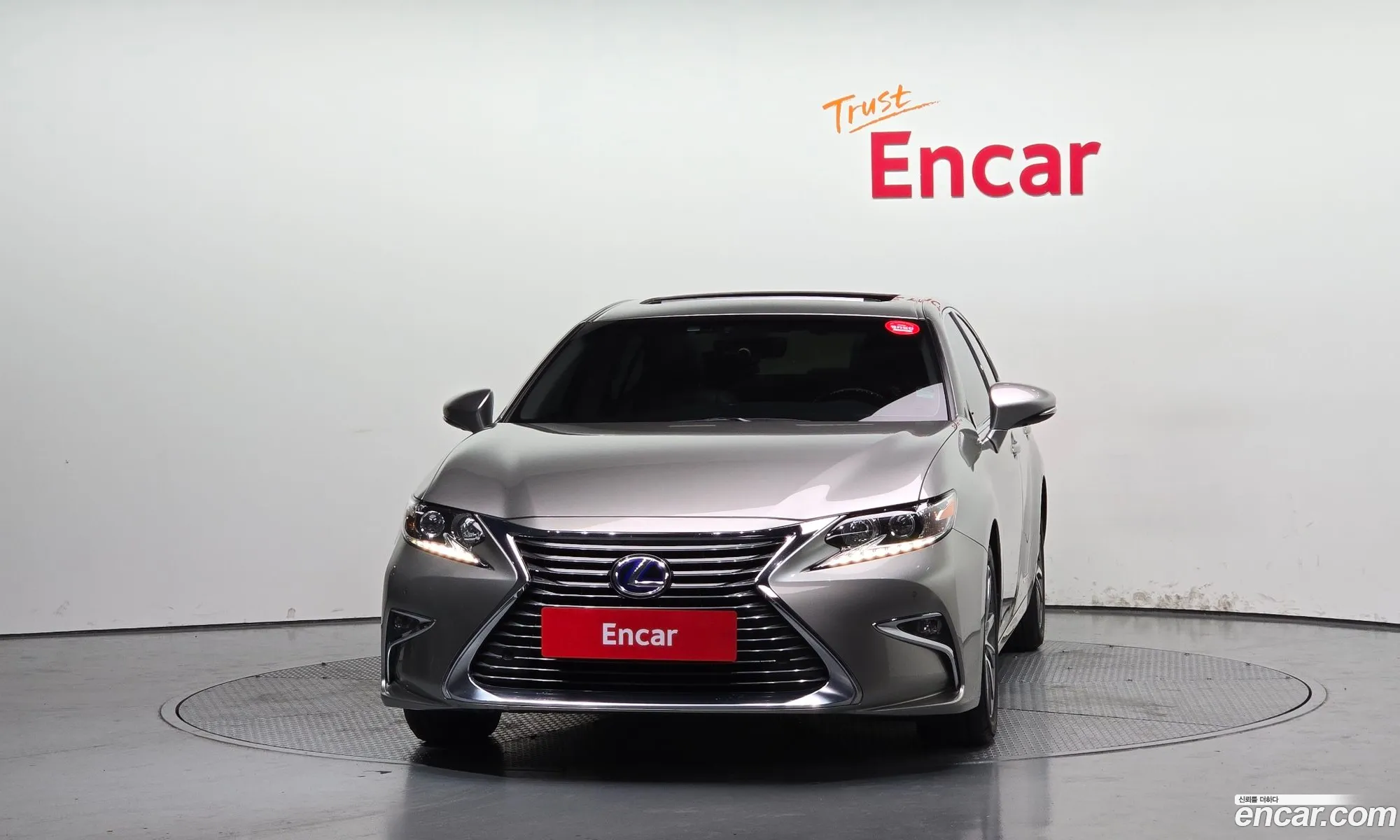 Lexus ES300h 2017 — 11