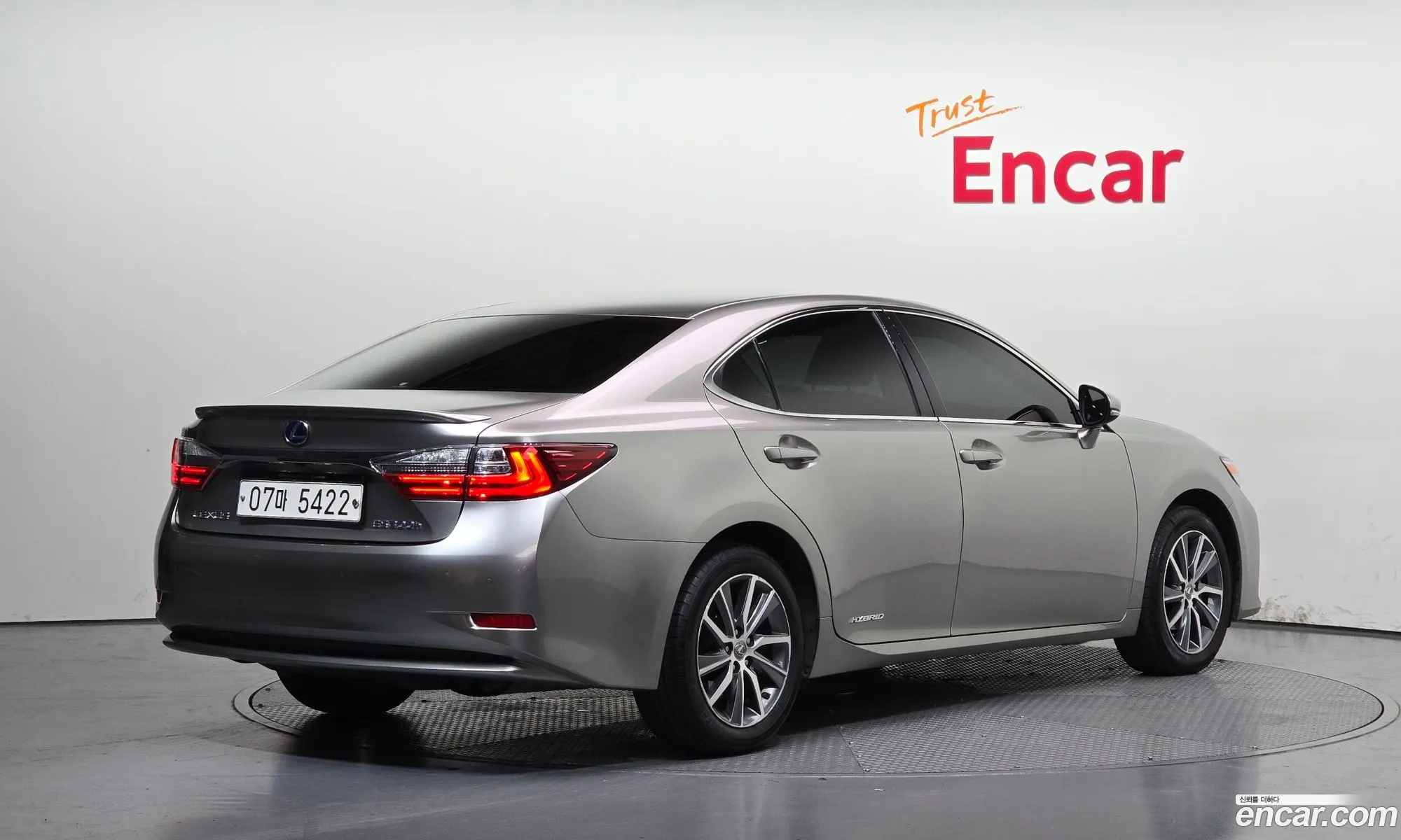 Lexus ES300h 2017 — 4