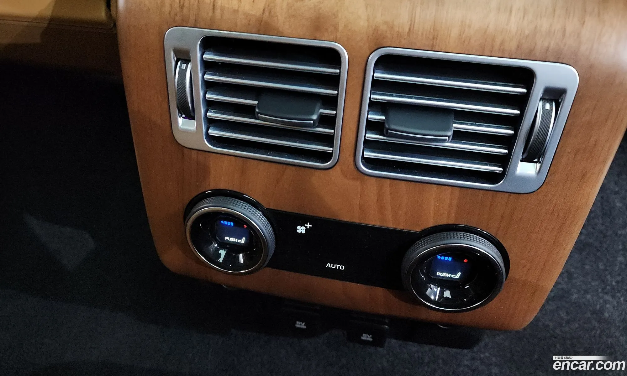 Land Rover Range Rover 2021 11111111111111111 — 16