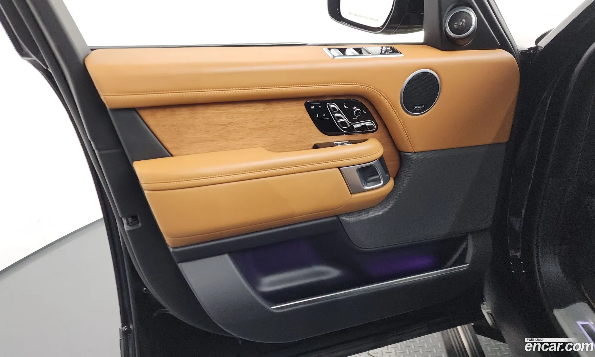 Land Rover Range Rover 2021 11111111111111111 — 40