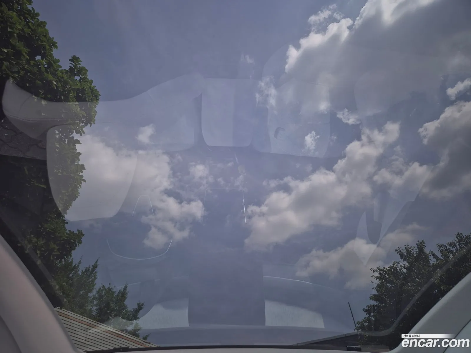 Tesla Model Y 2025 — 10