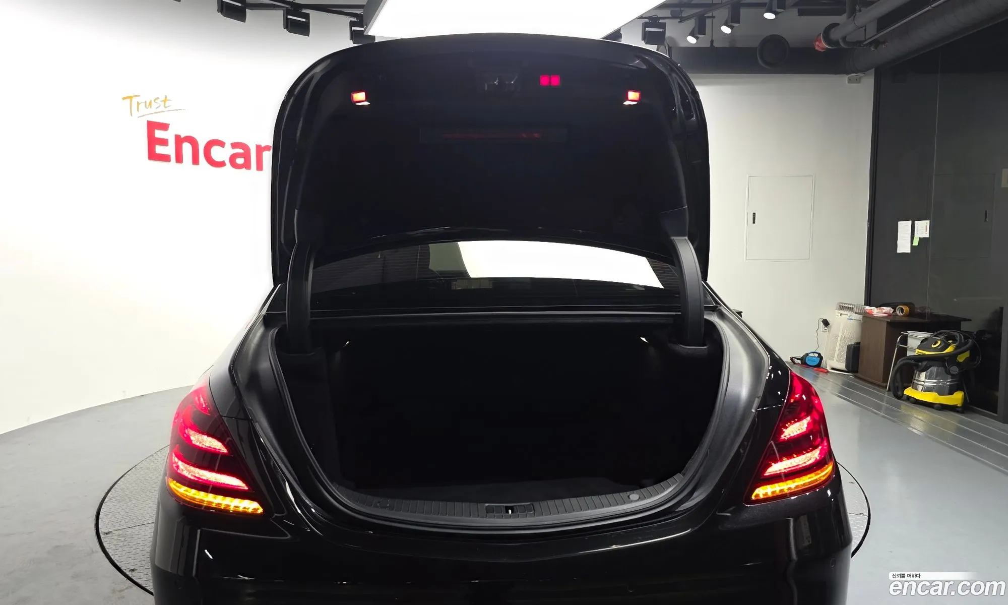 Mercedes-Benz S-Class W222 2017 — 4