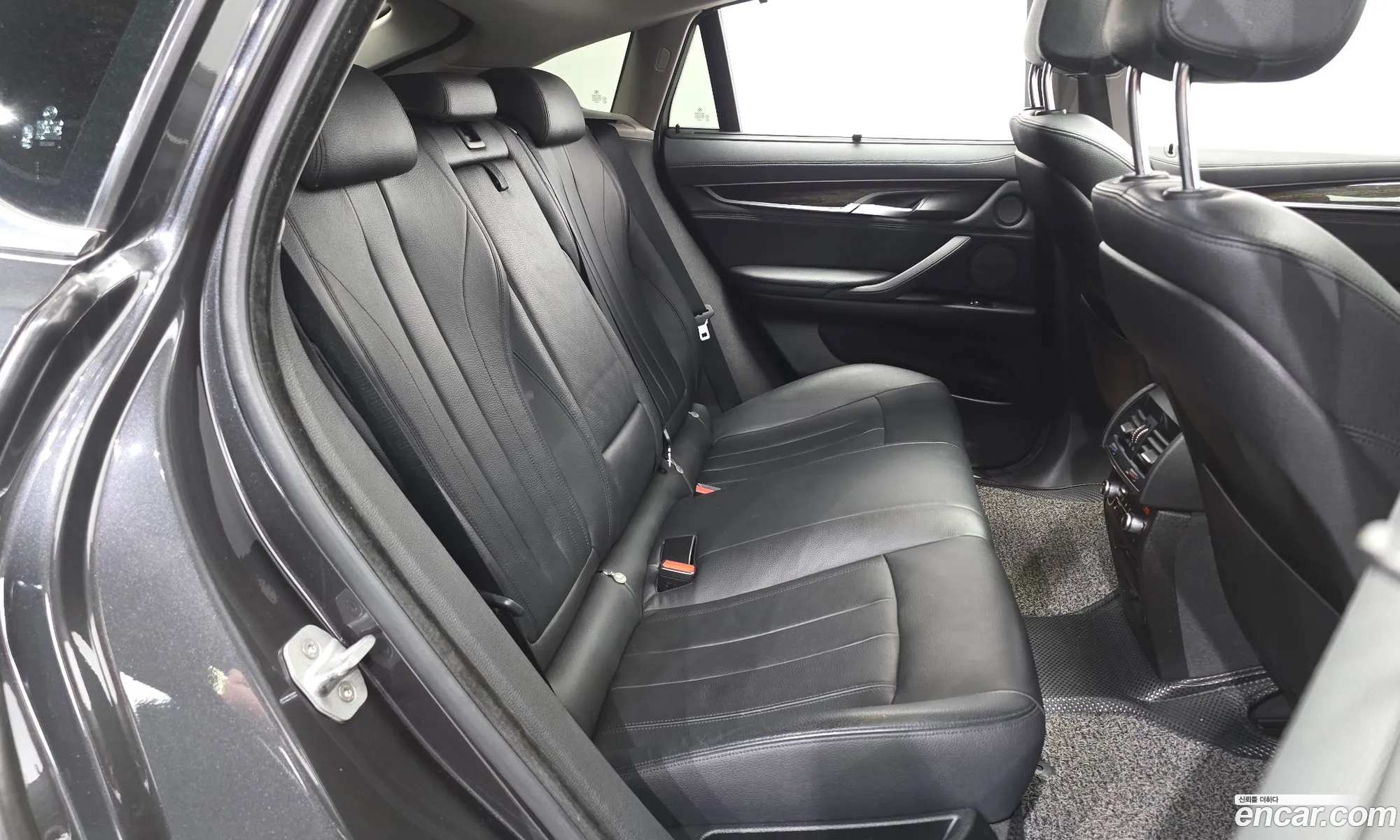 BMW X6 2017 WBAKV2104H0T88640 — 18
