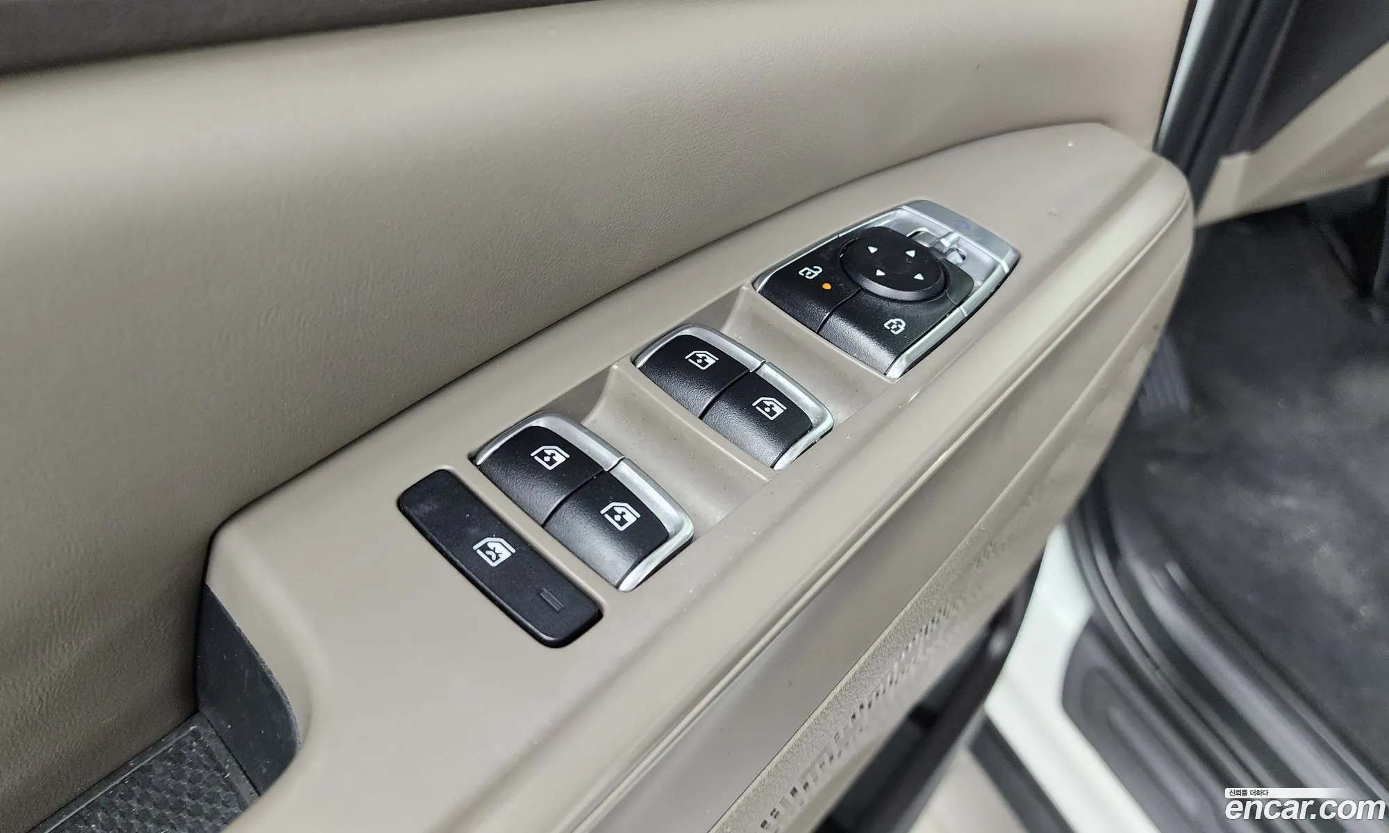 Kia Carnival 2024 KNANC81BBSS513813 — 8