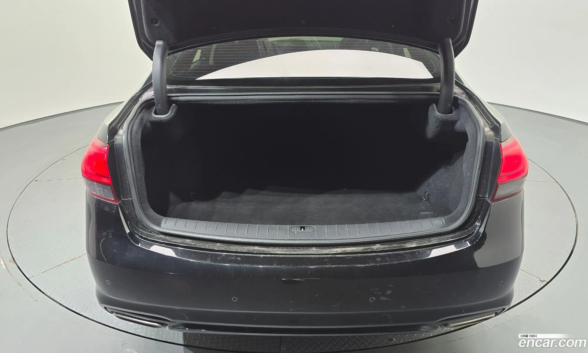Hyundai Aslan 2015 — 7