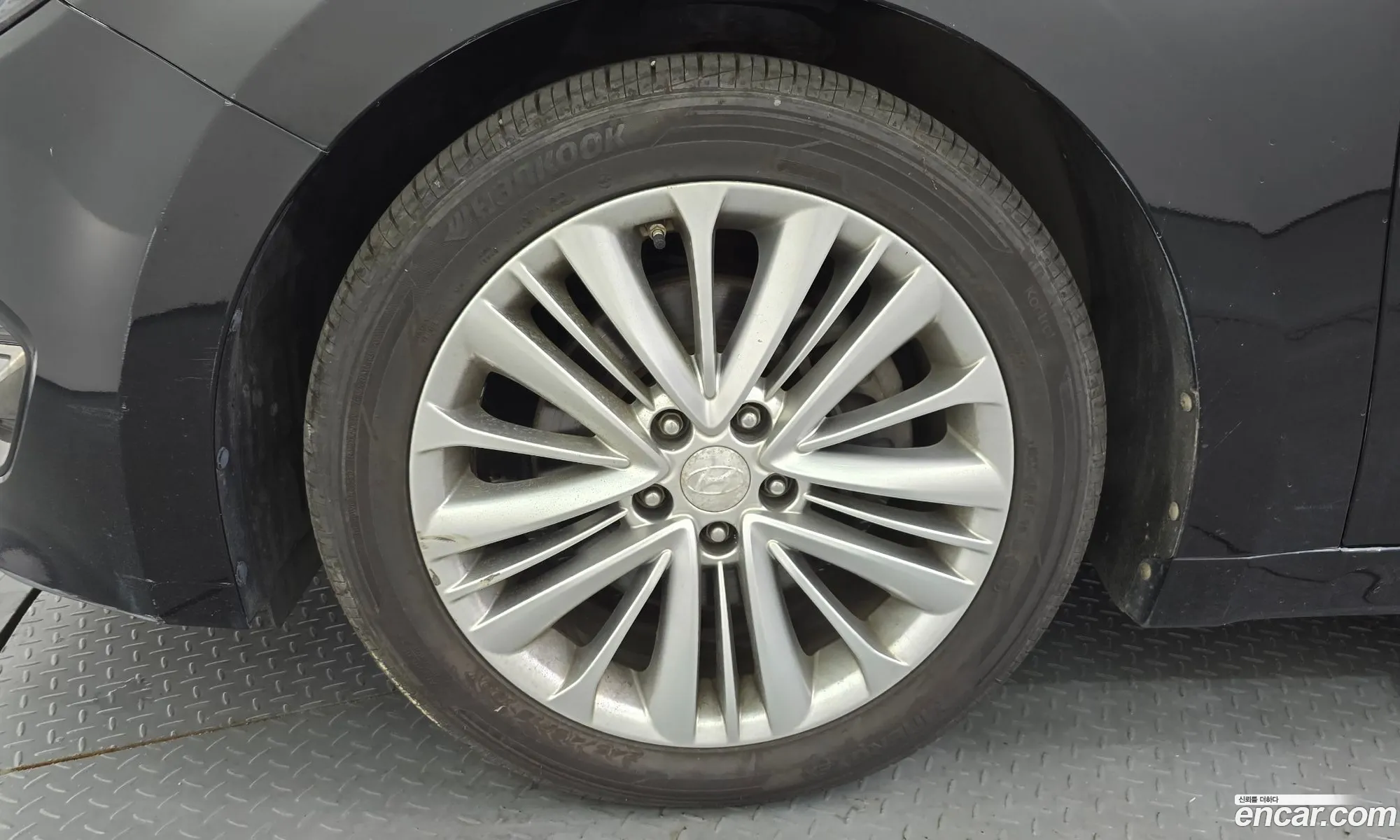 Hyundai Aslan 2015 — 11