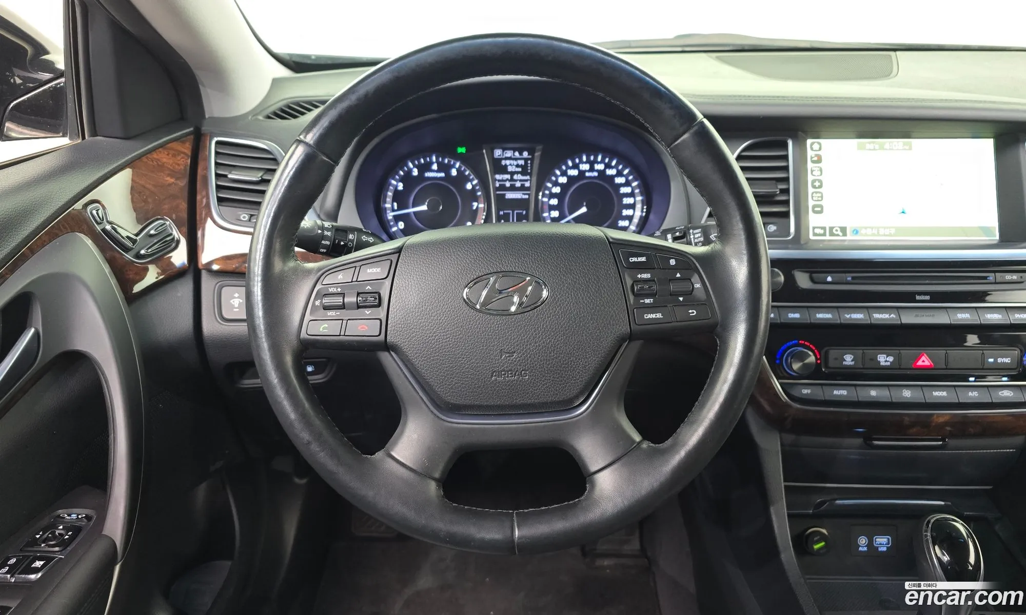 Hyundai Aslan 2015 — 2