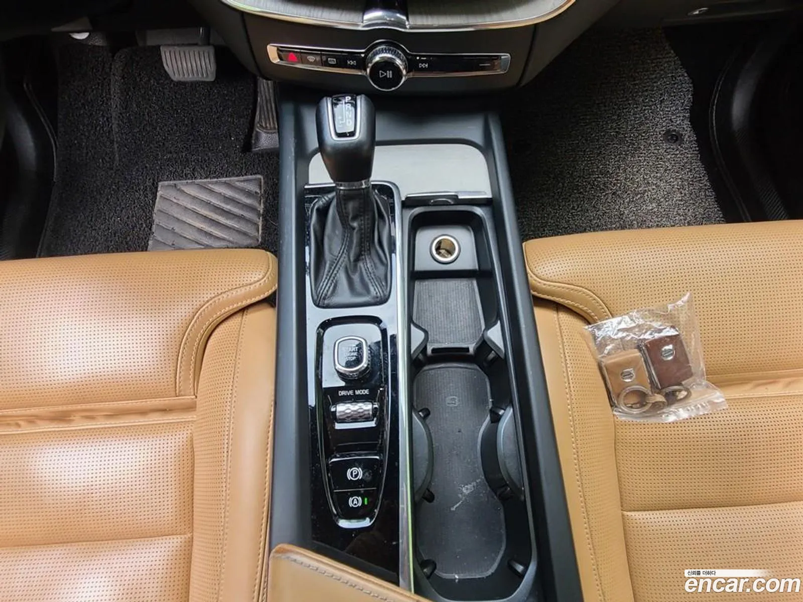 Volvo XC60 2018 — 17