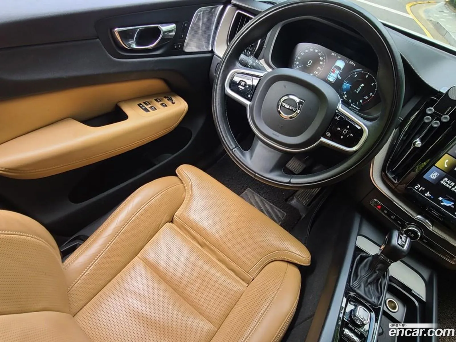 Volvo XC60 2018 — 3