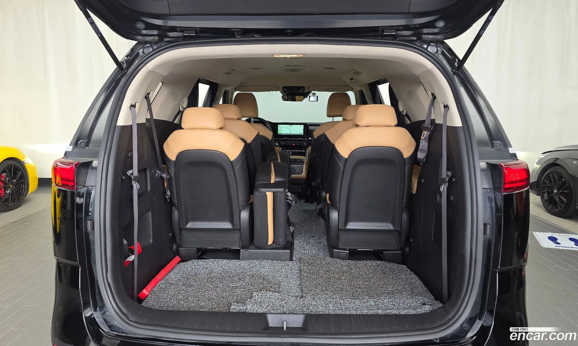 Kia Carnival 2021 KNHNB37BBNS140218 — 18