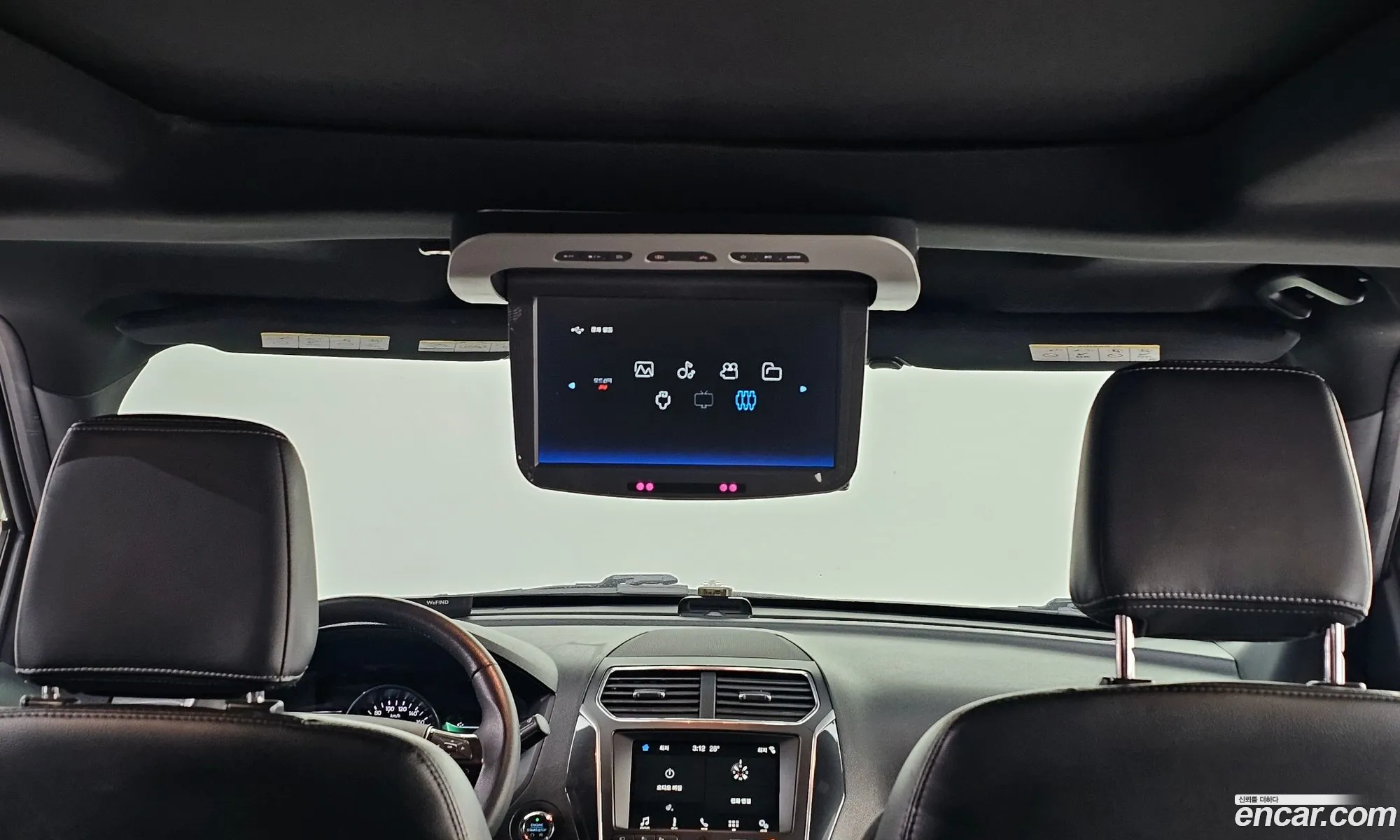 Ford Explorer 2018 1FM5K8FH4JGB23557 — 16