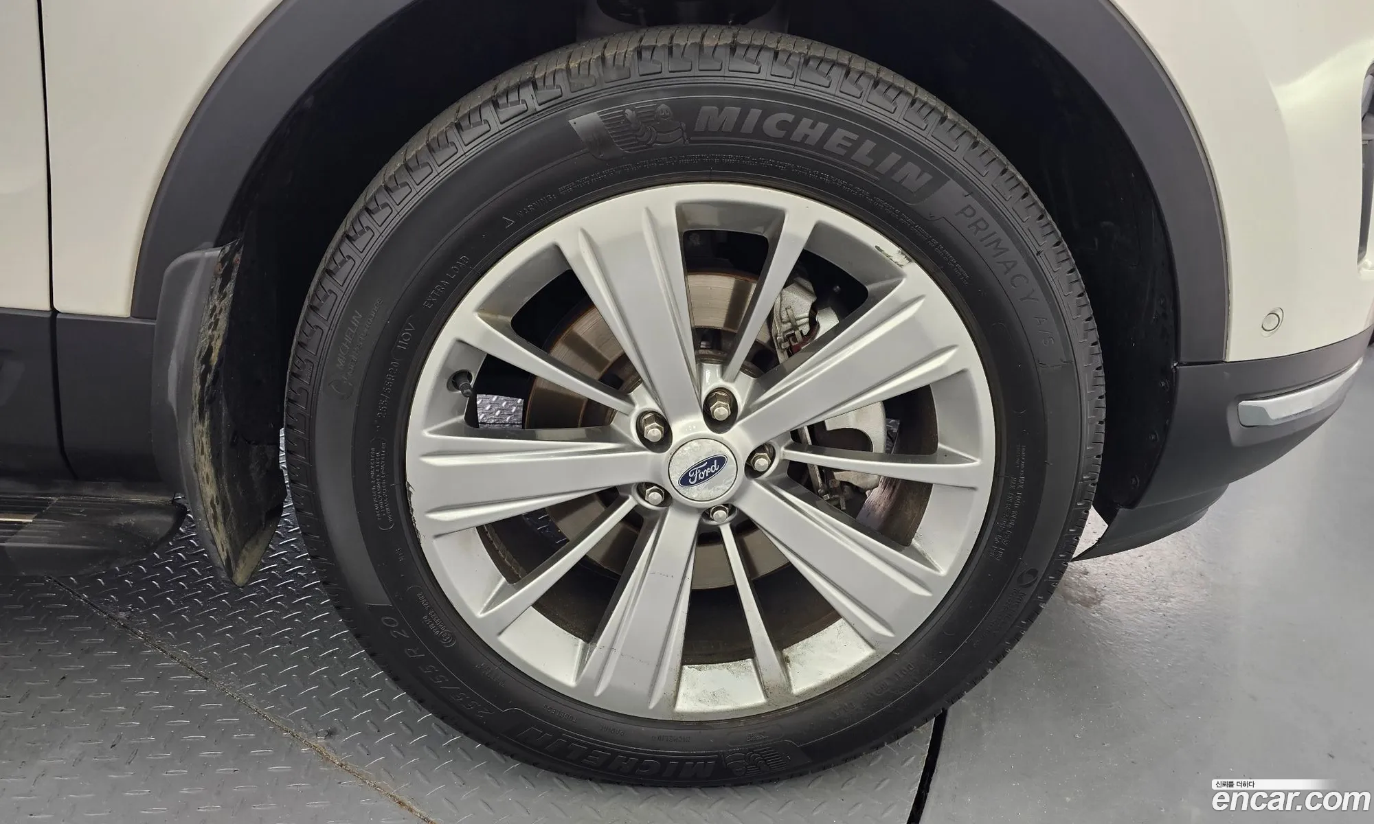 Ford Explorer 2018 1FM5K8FH4JGB23557 — 12