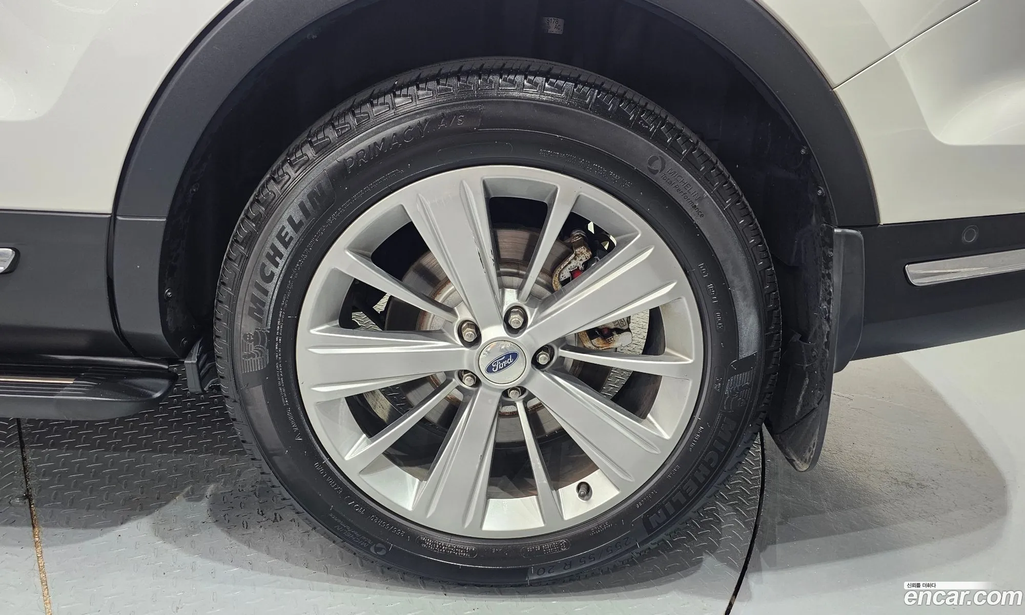 Ford Explorer 2018 1FM5K8FH4JGB23557 — 14