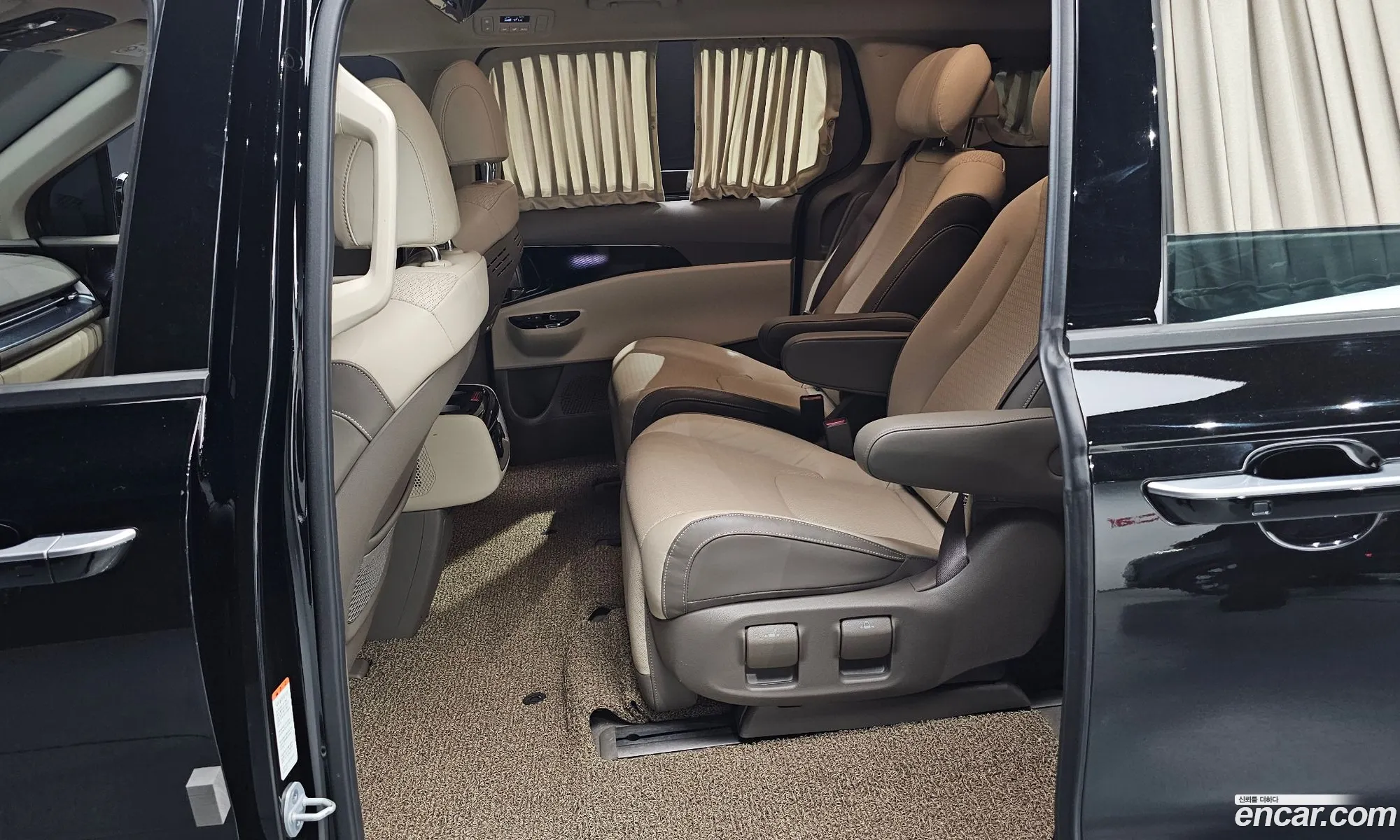 Kia Carnival 2022 KNANE813BPS191910 — 4