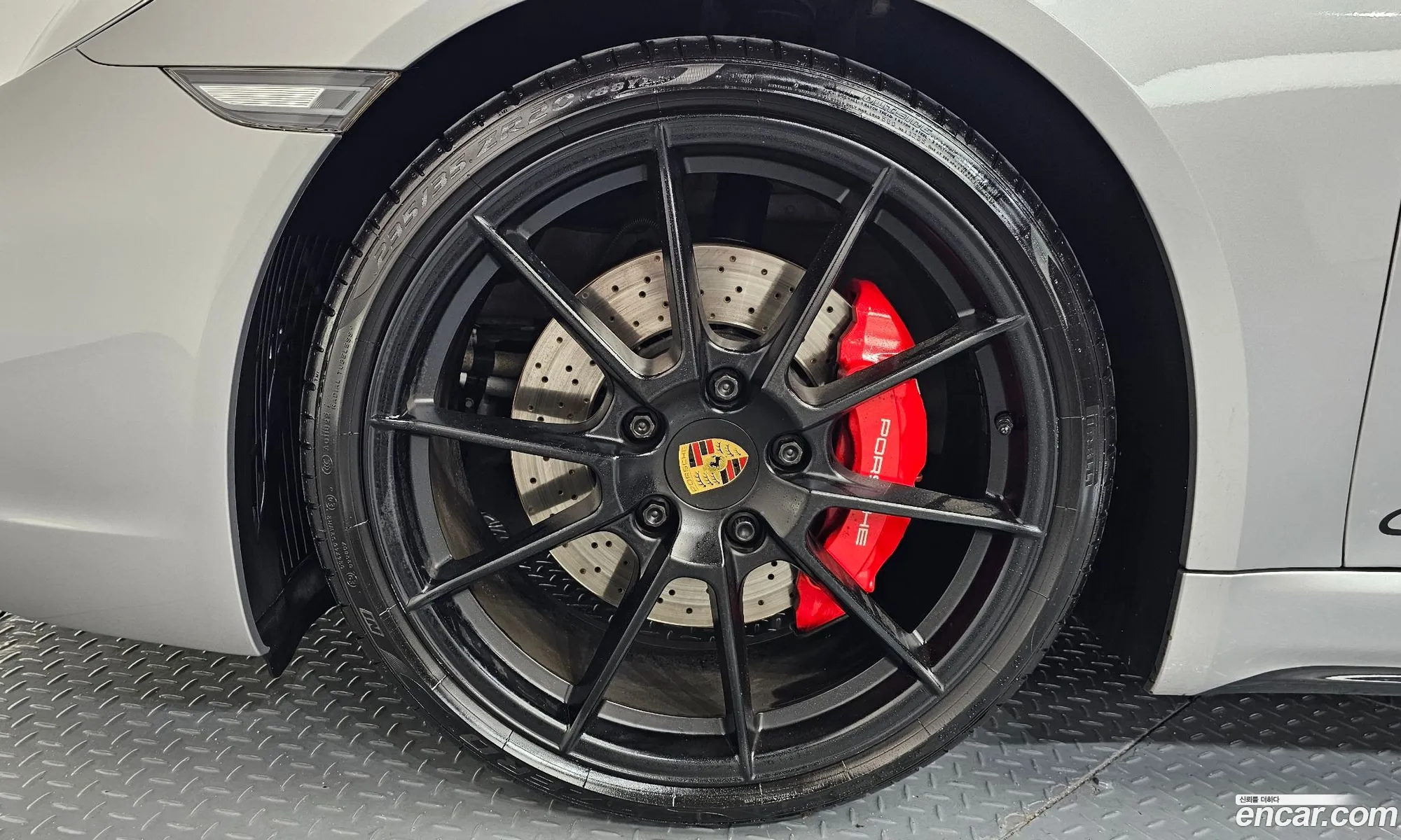 Porsche 718 Cayman 2021 — 14