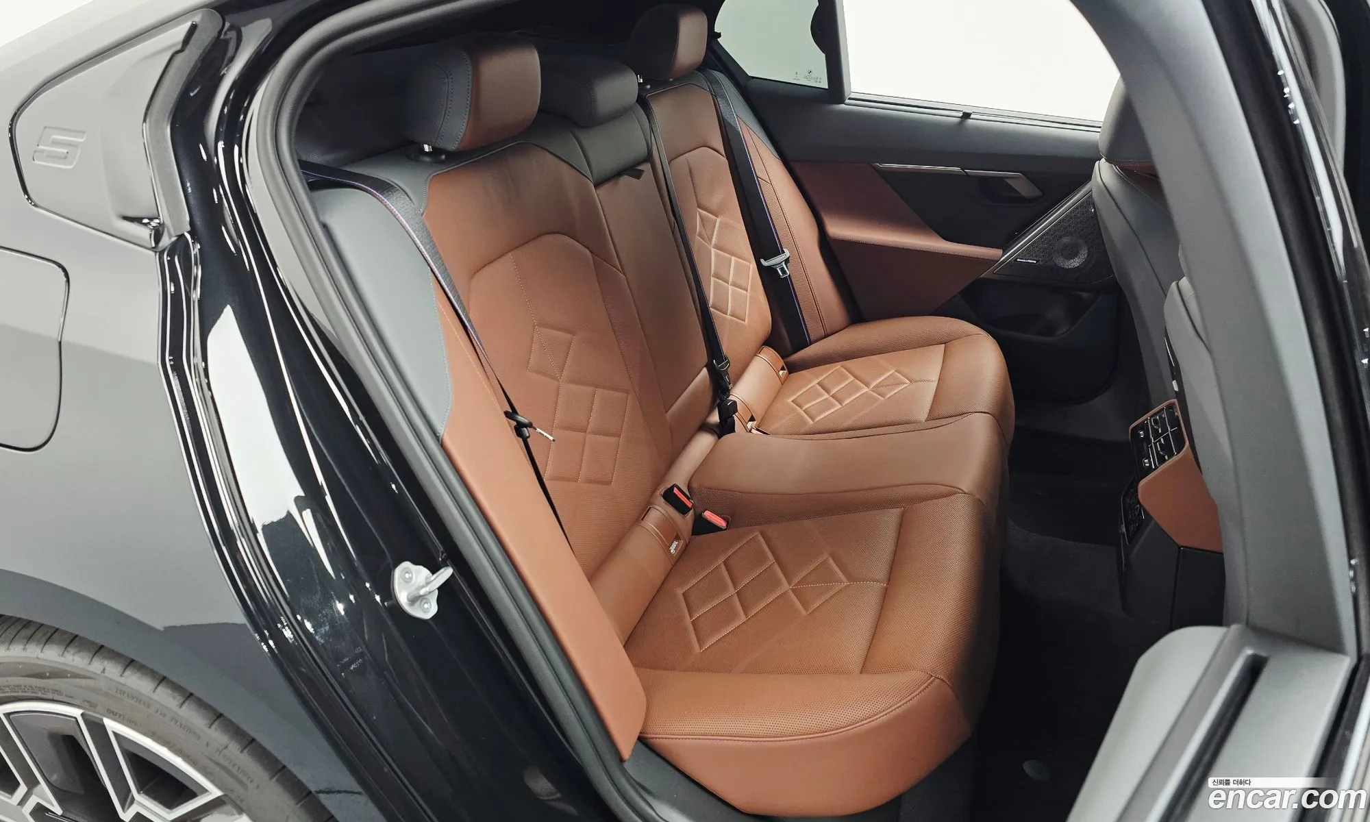 BMW 5 Series 2025 — 11