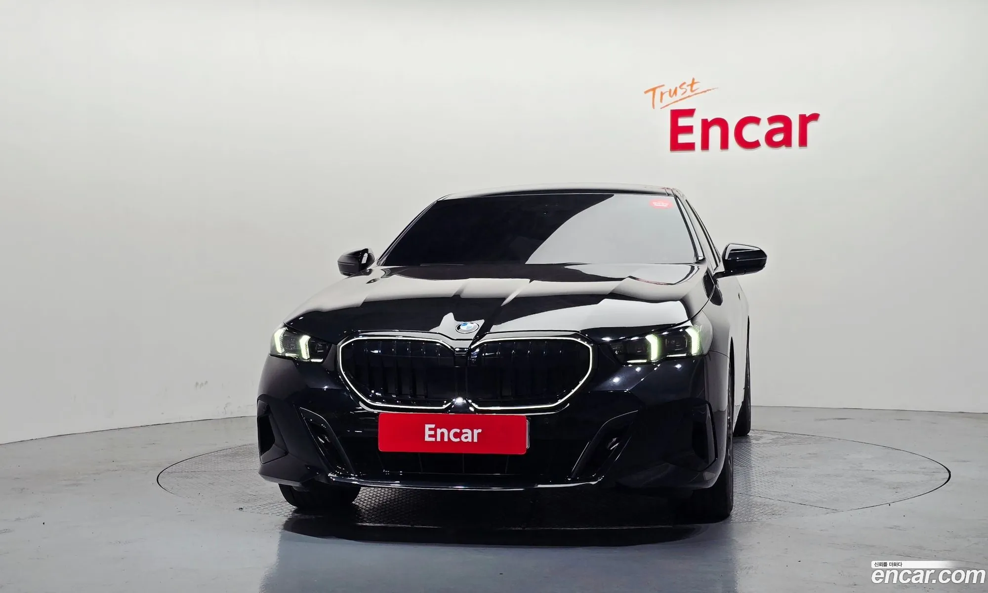 BMW 5 Series 2025 — 17