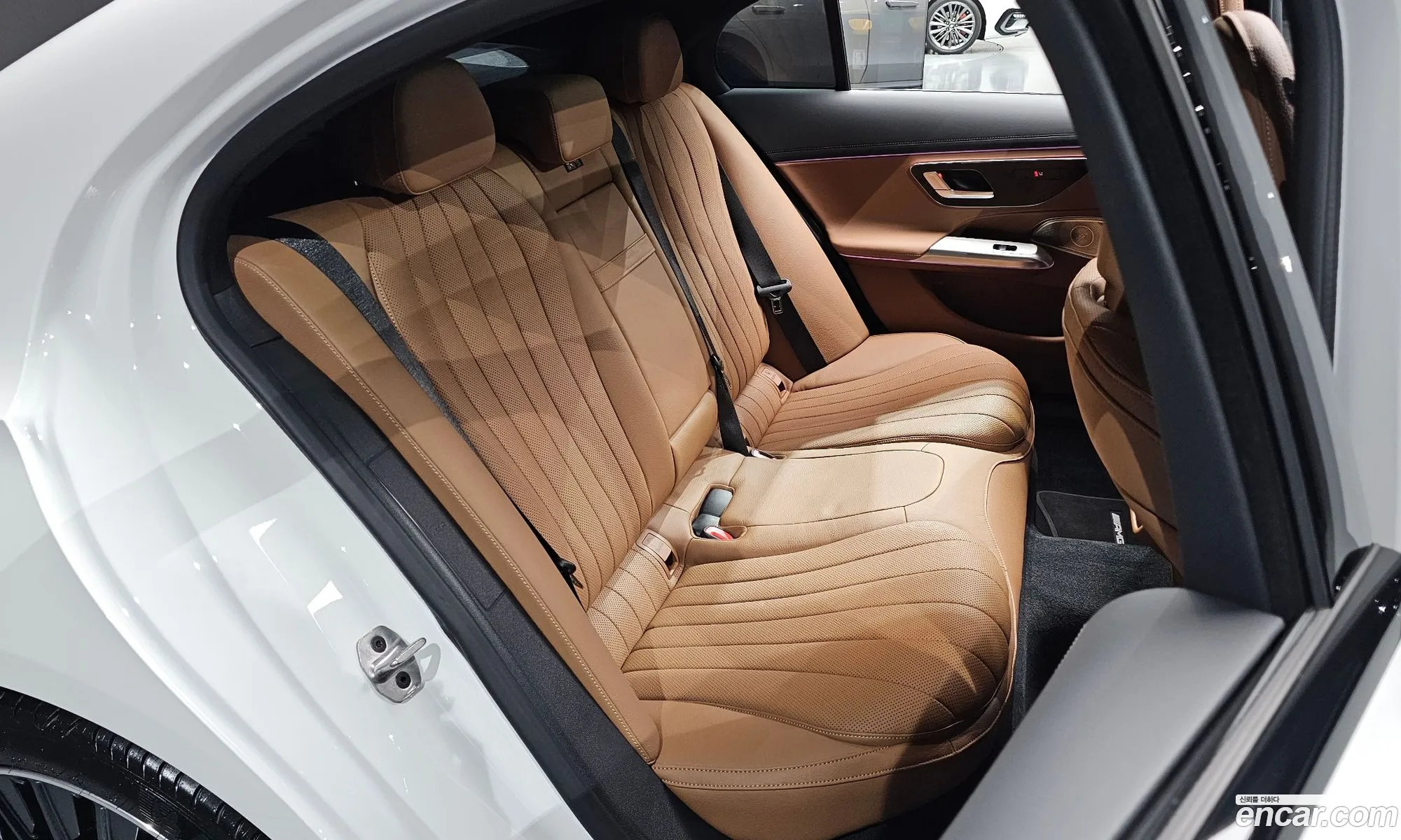 Mercedes-Benz E-Class W214 2026 — 4