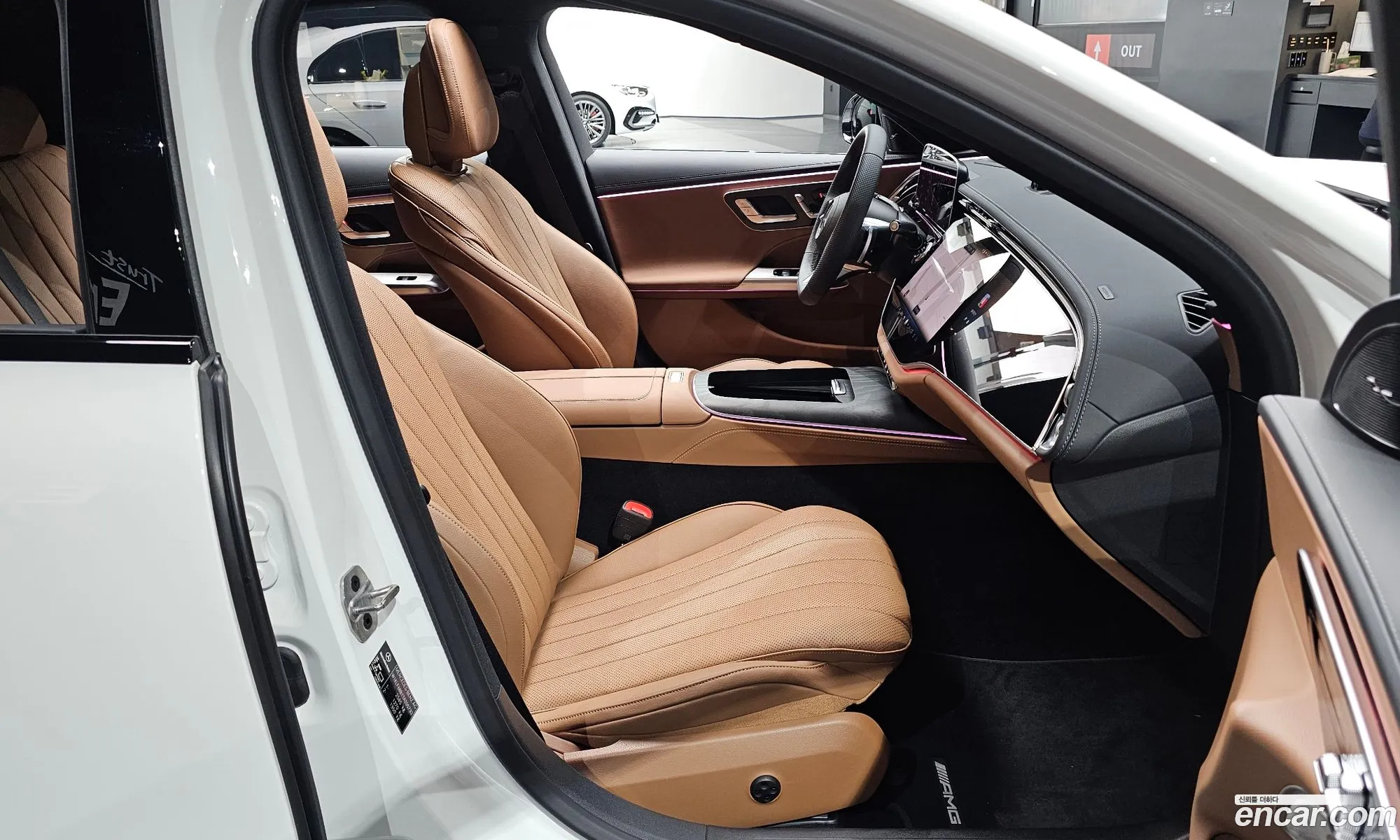 Mercedes-Benz E-Class W214 2026 — 12