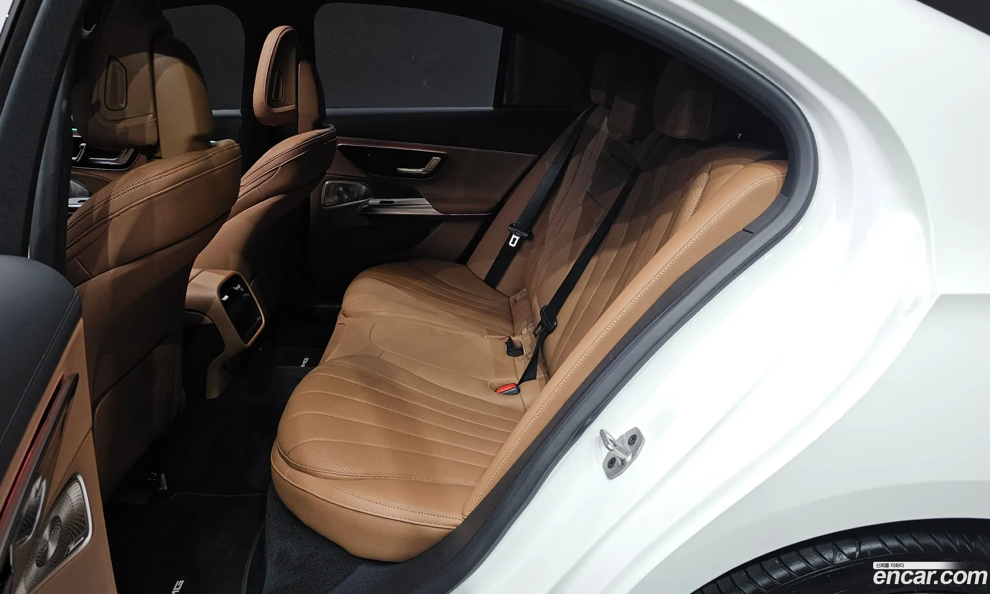Mercedes-Benz E-Class W214 2026 — 25
