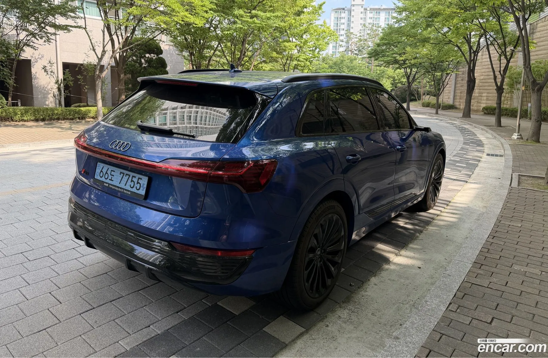 Audi Q8 e-tron 2024 — 6