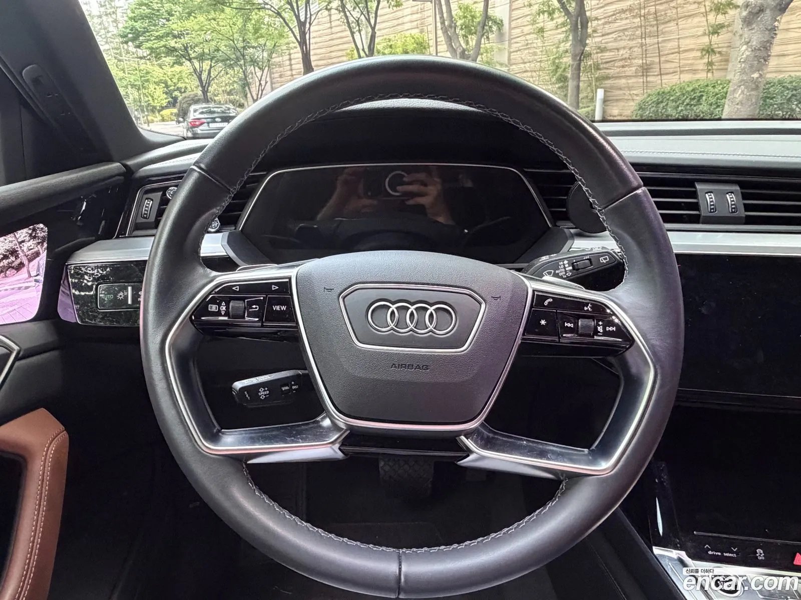 Audi Q8 e-tron 2024 — 2