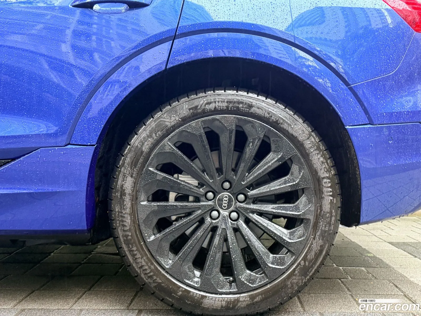 Audi Q8 e-tron 2024 — 4