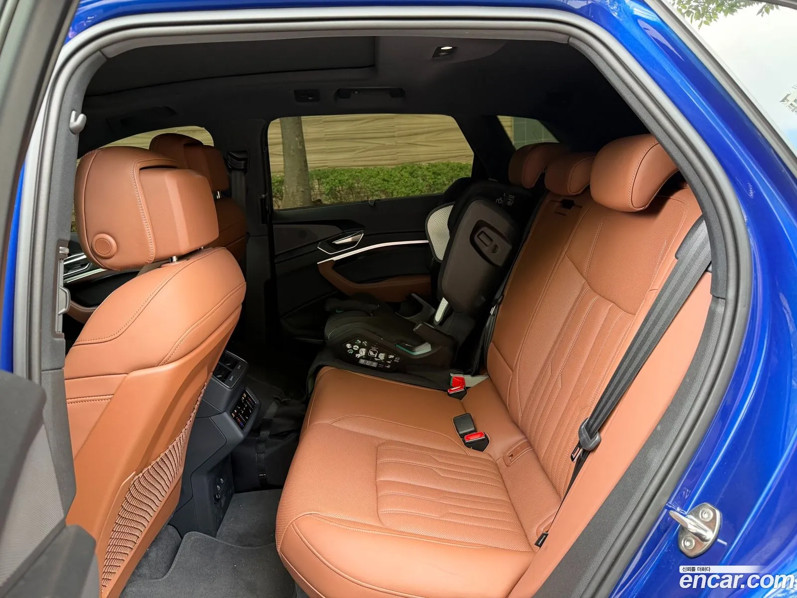 Audi Q8 e-tron 2024 — 3