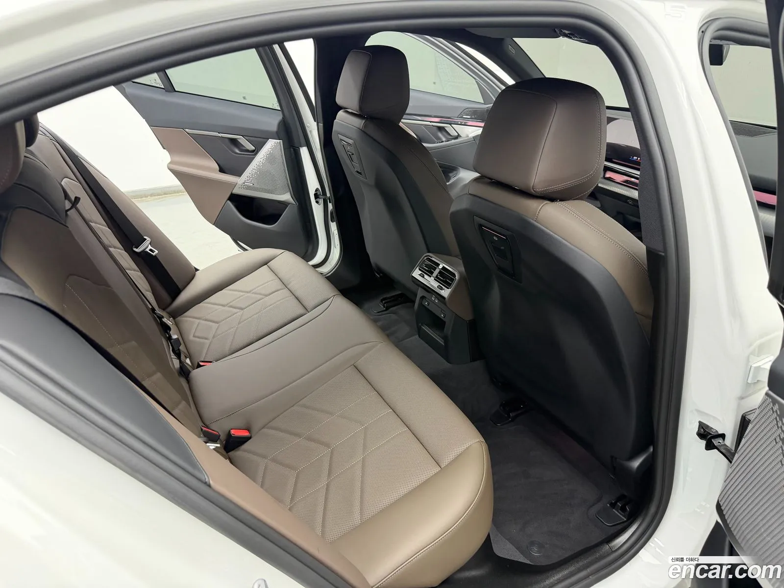 BMW 5 Series 2026 — 13