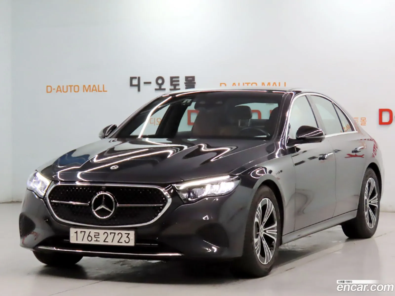 Mercedes-Benz E-Class W214 2025 — 18